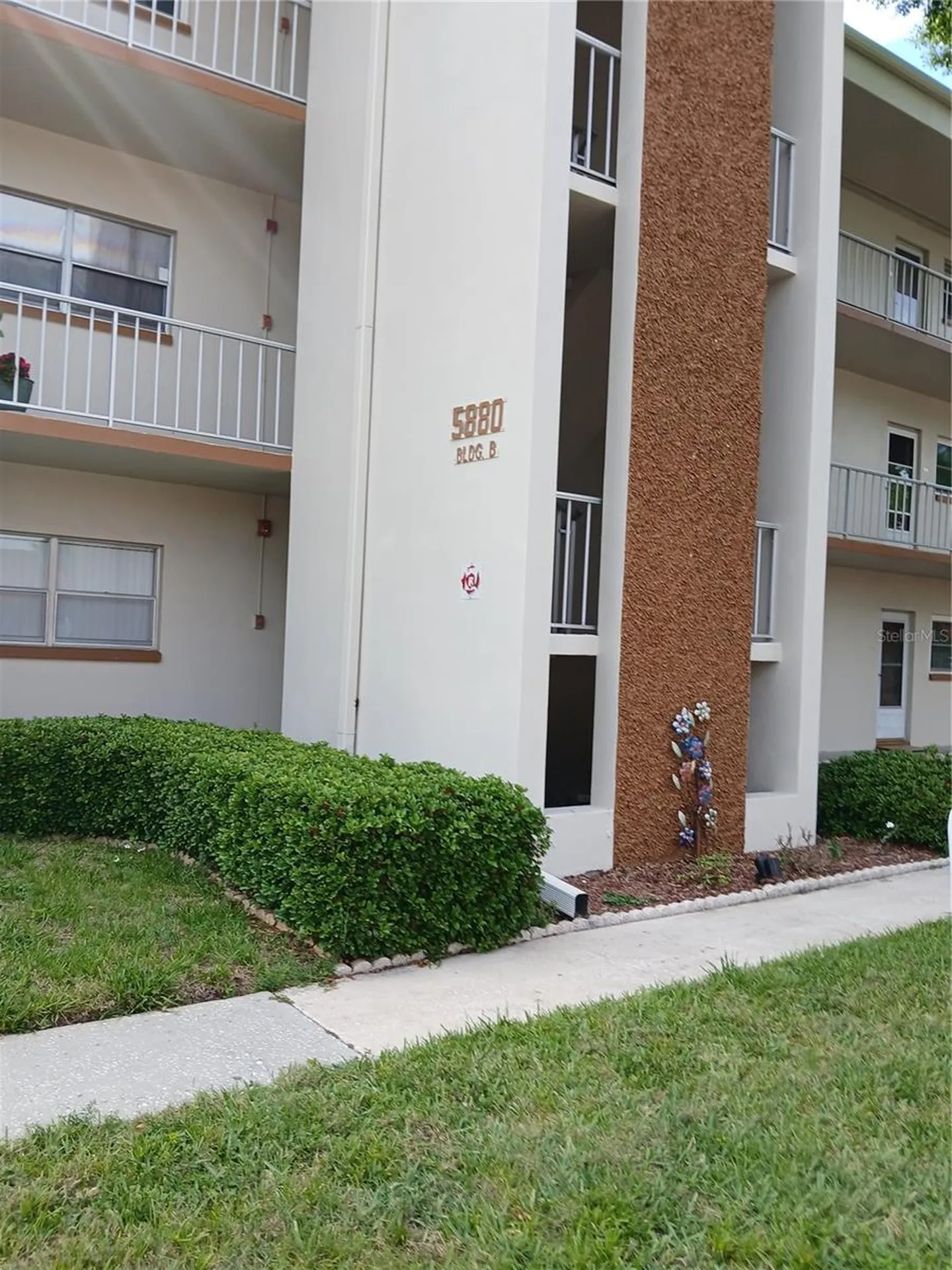 5880 38th Avenue N St Petersburg FL 33710