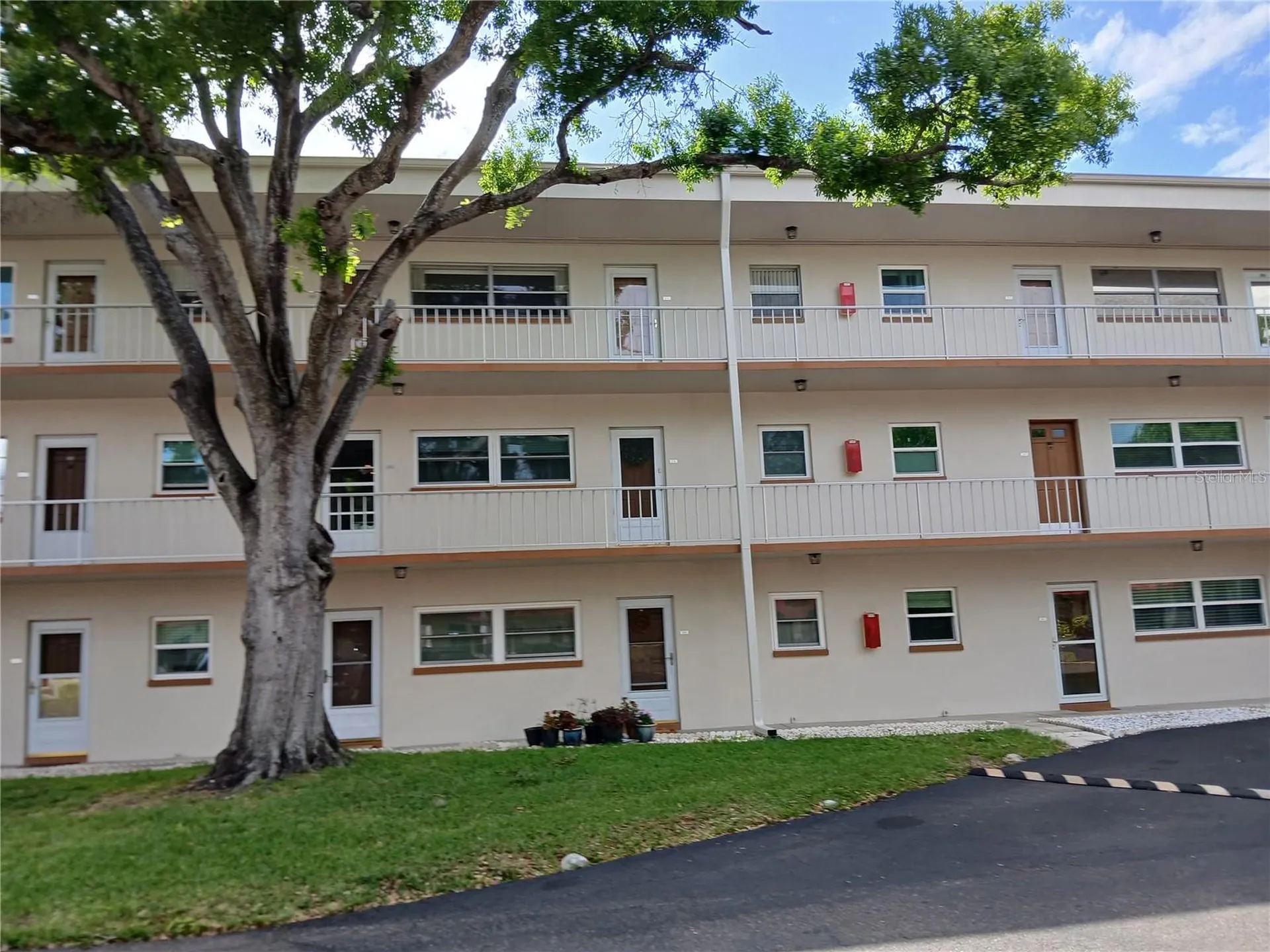 5880 38th Avenue N St Petersburg FL 33710