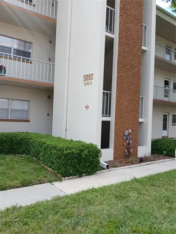 5880 38th Avenue N St Petersburg FL 33710