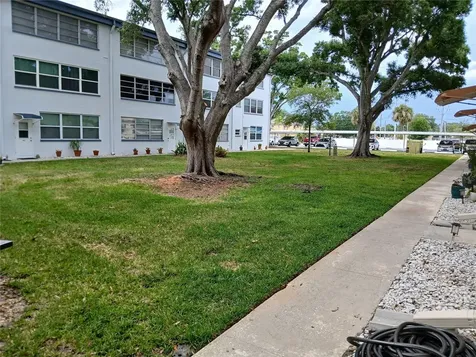 5880 38th Avenue N St Petersburg FL 33710