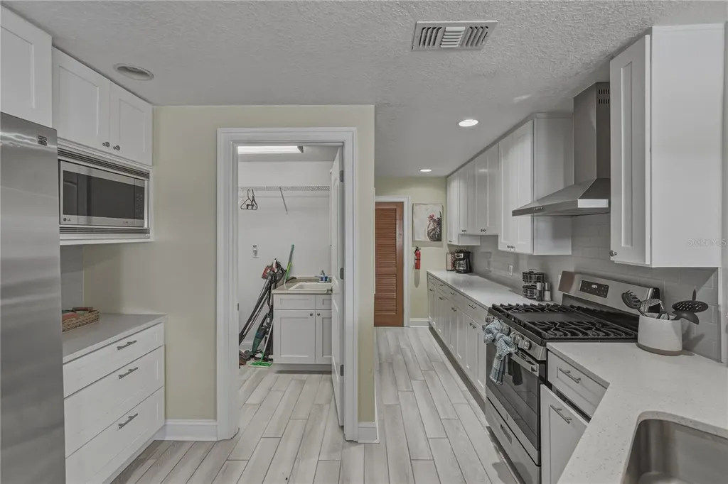 1004 Sago Palm Way Apollo Beach FL 33572