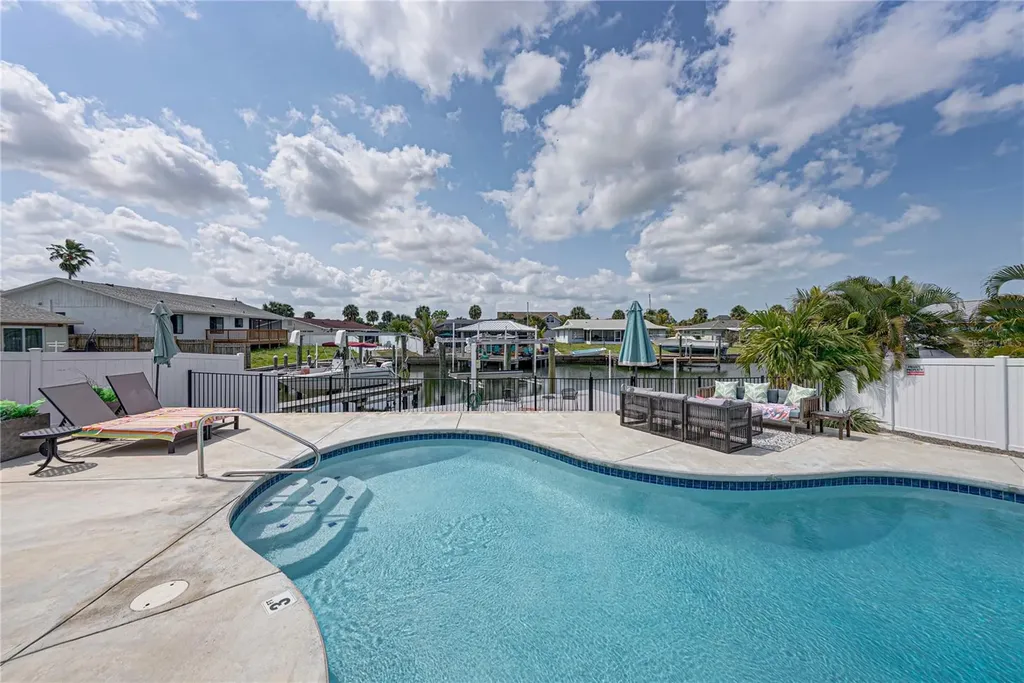 1004 Sago Palm Way Apollo Beach FL 33572