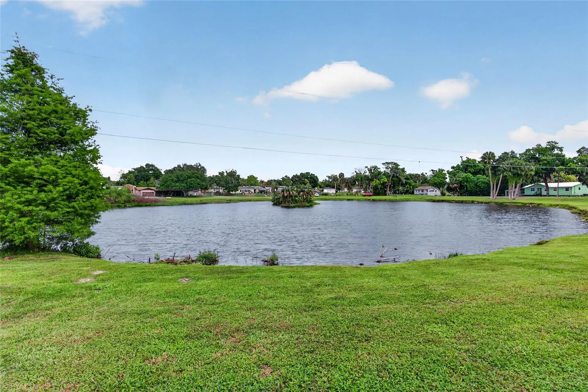 431 Edgewater Avenue Umatilla FL 32784
