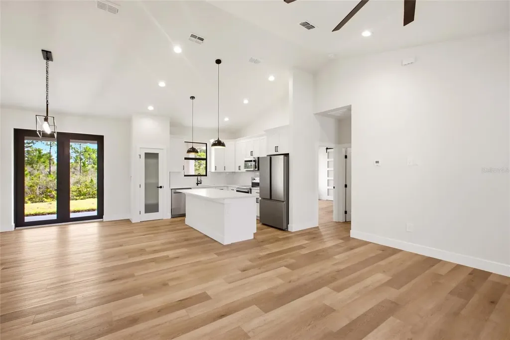 7322 Granada Boulevard Sebring FL 33872