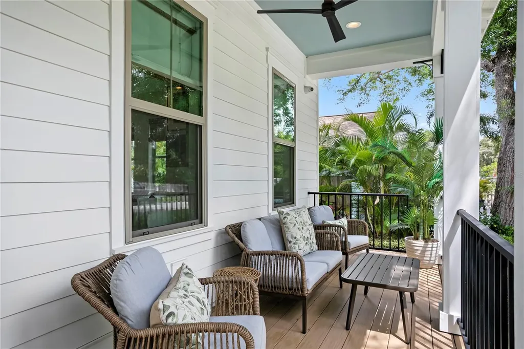 1109 18th Avenue N St Petersburg FL 33704