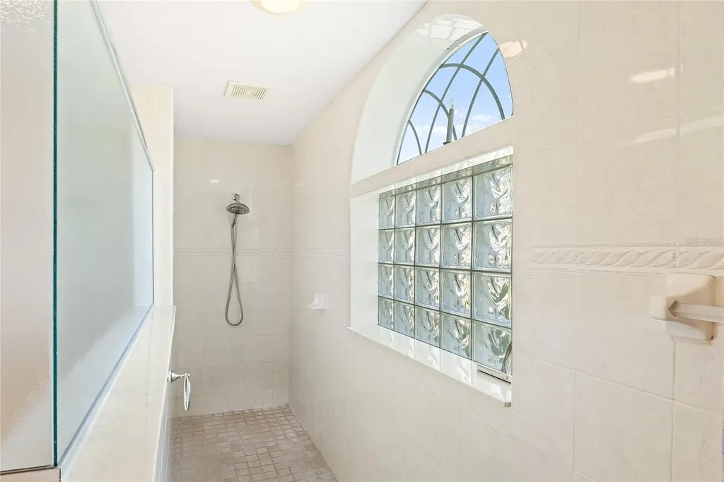 40 Edgewater Drive Palm Coast FL 32164