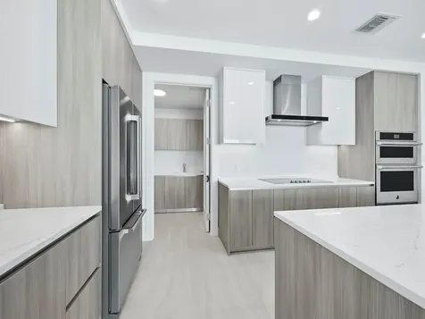 301 Quay Commons Sarasota FL 34236
