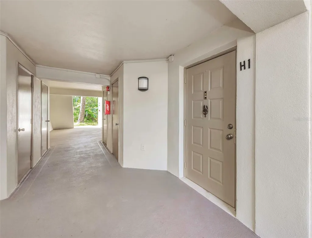 3166 Lake Pine Way S Tarpon Springs FL 34688