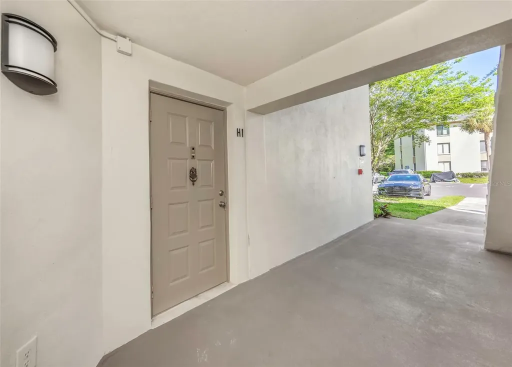 3166 Lake Pine Way S Tarpon Springs FL 34688