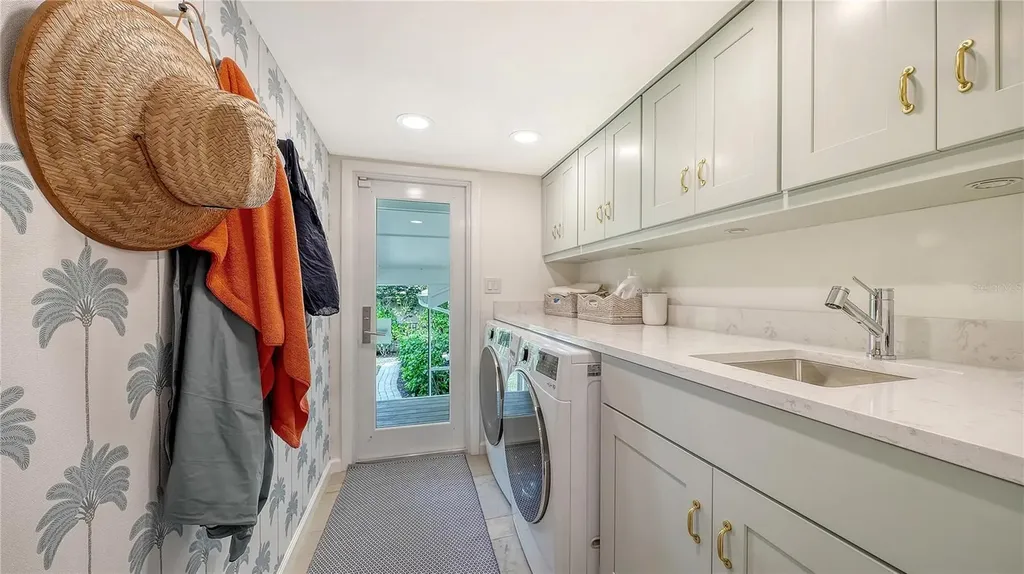 476 Meadow Lark Drive Sarasota FL 34236