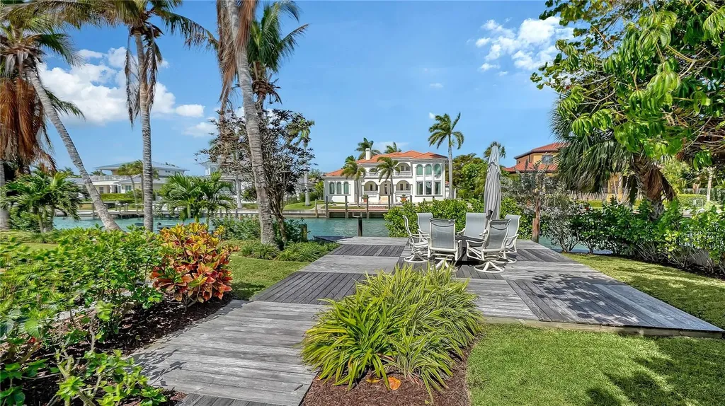 476 Meadow Lark Drive Sarasota FL 34236
