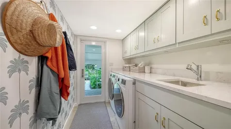 476 Meadow Lark Drive Sarasota FL 34236
