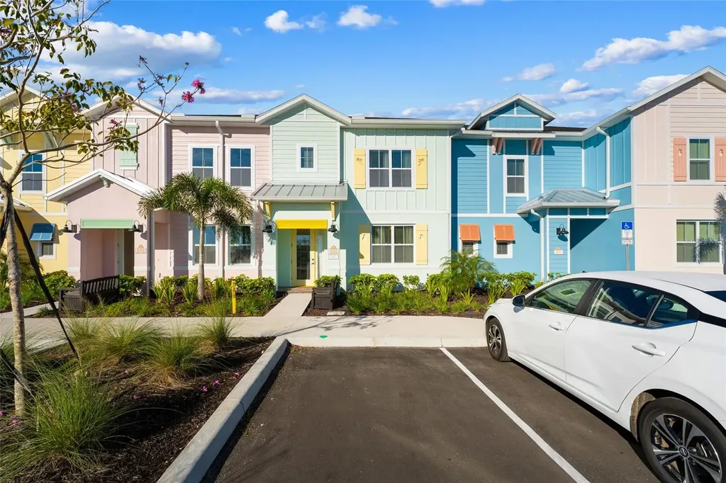 8205 Surf Street Kissimmee FL 34747