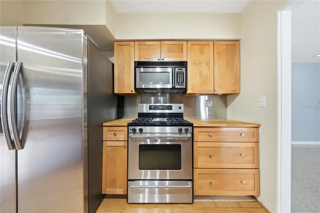 126 E Magnolia Avenue Howey In The Hills FL 34737