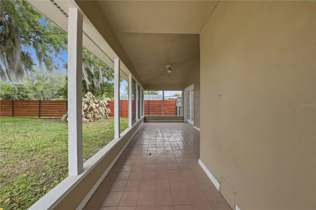 126 E Magnolia Avenue Howey In The Hills FL 34737