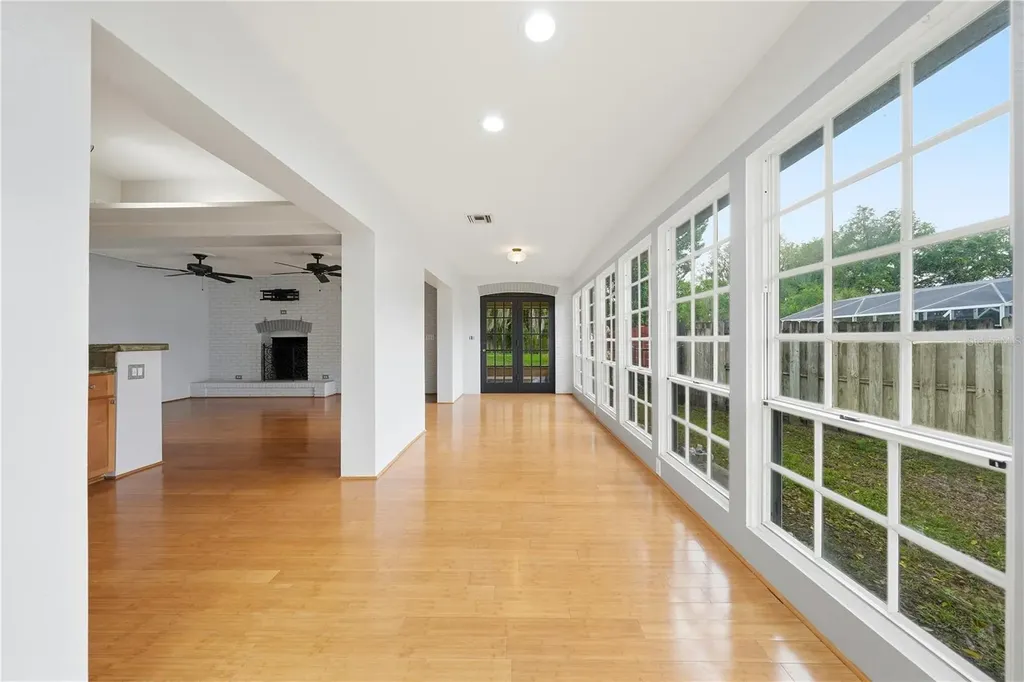 126 E Magnolia Avenue Howey In The Hills FL 34737