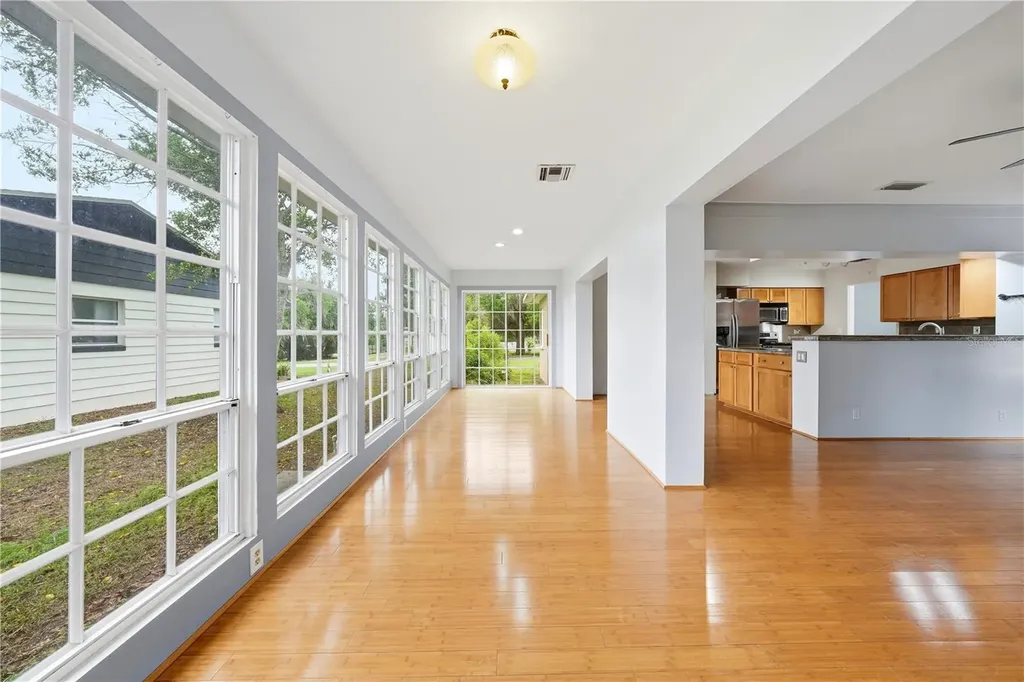 126 E Magnolia Avenue Howey In The Hills FL 34737