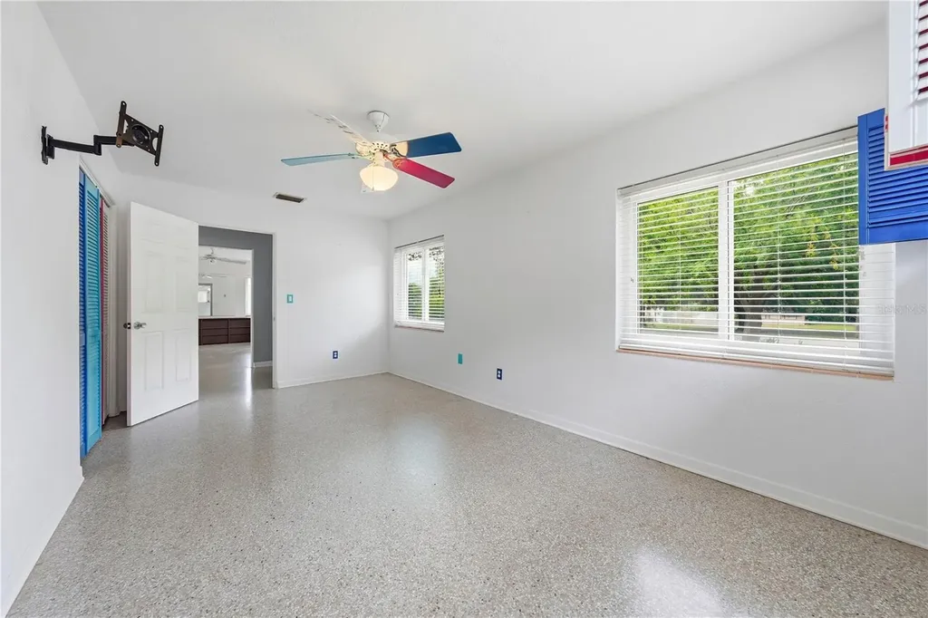126 E Magnolia Avenue Howey In The Hills FL 34737