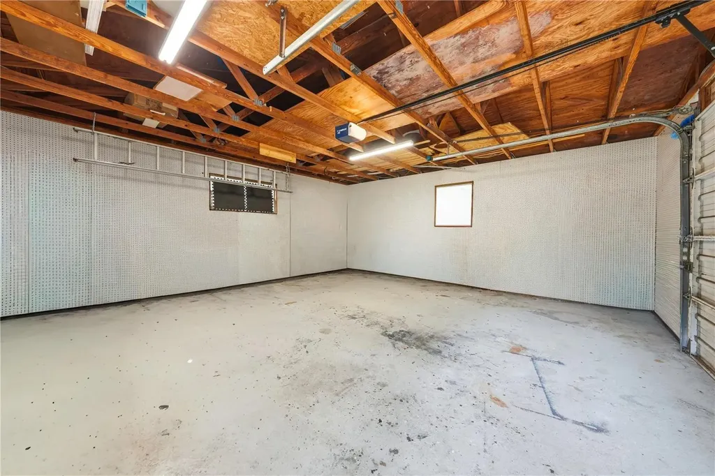 126 E Magnolia Avenue Howey In The Hills FL 34737