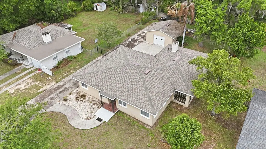 126 E Magnolia Avenue Howey In The Hills FL 34737