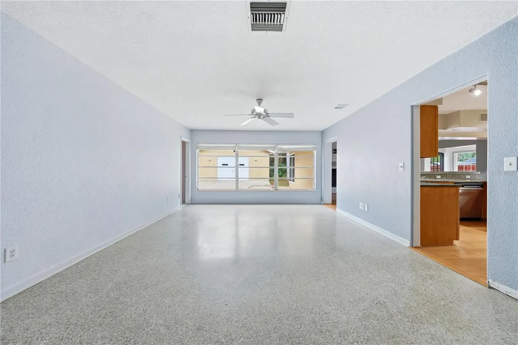 126 E Magnolia Avenue Howey In The Hills FL 34737