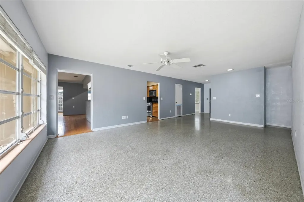 126 E Magnolia Avenue Howey In The Hills FL 34737
