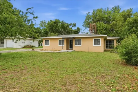 126 E Magnolia Avenue Howey In The Hills FL 34737