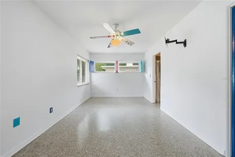 126 E Magnolia Avenue Howey In The Hills FL 34737