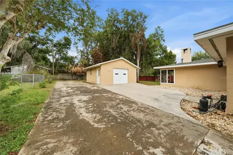 126 E Magnolia Avenue Howey In The Hills FL 34737