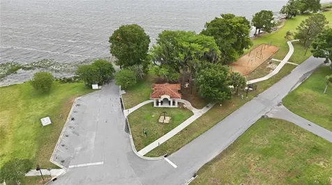 126 E Magnolia Avenue Howey In The Hills FL 34737