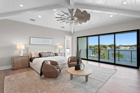 337 Coffee Pot Drive NE St Petersburg FL 33704