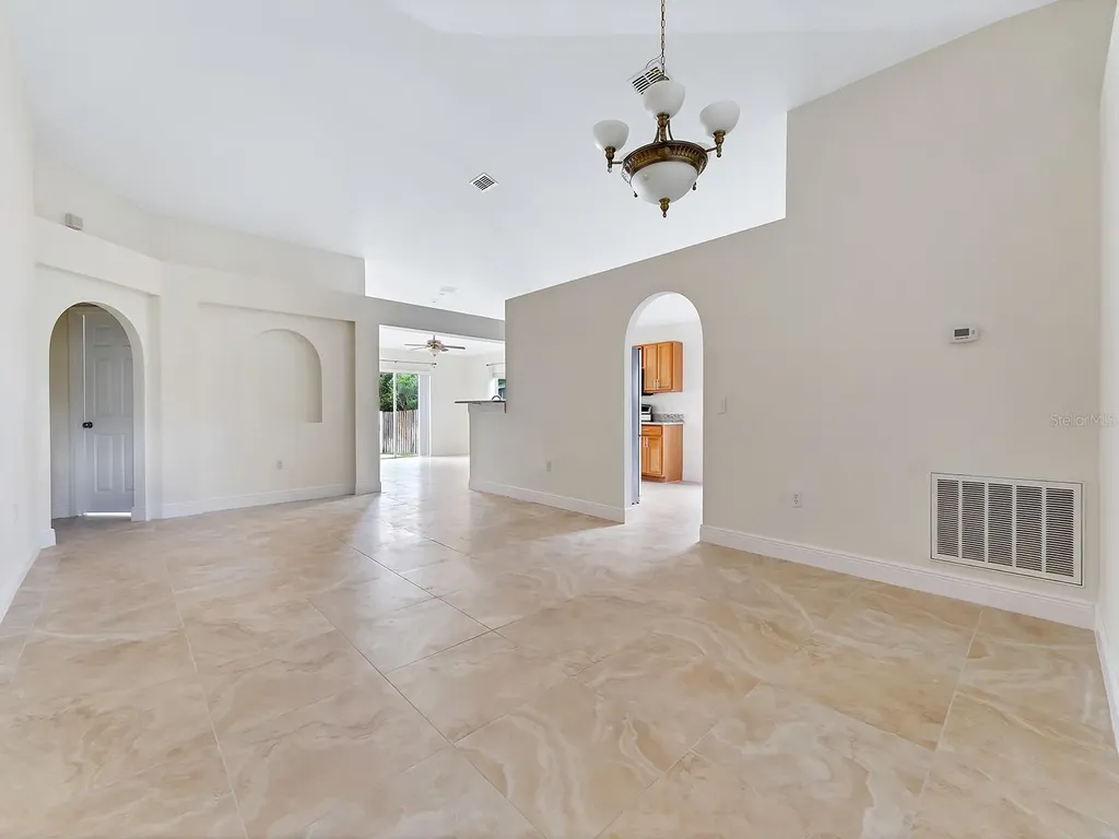 2111 Corner Point Court Orlando FL 32820