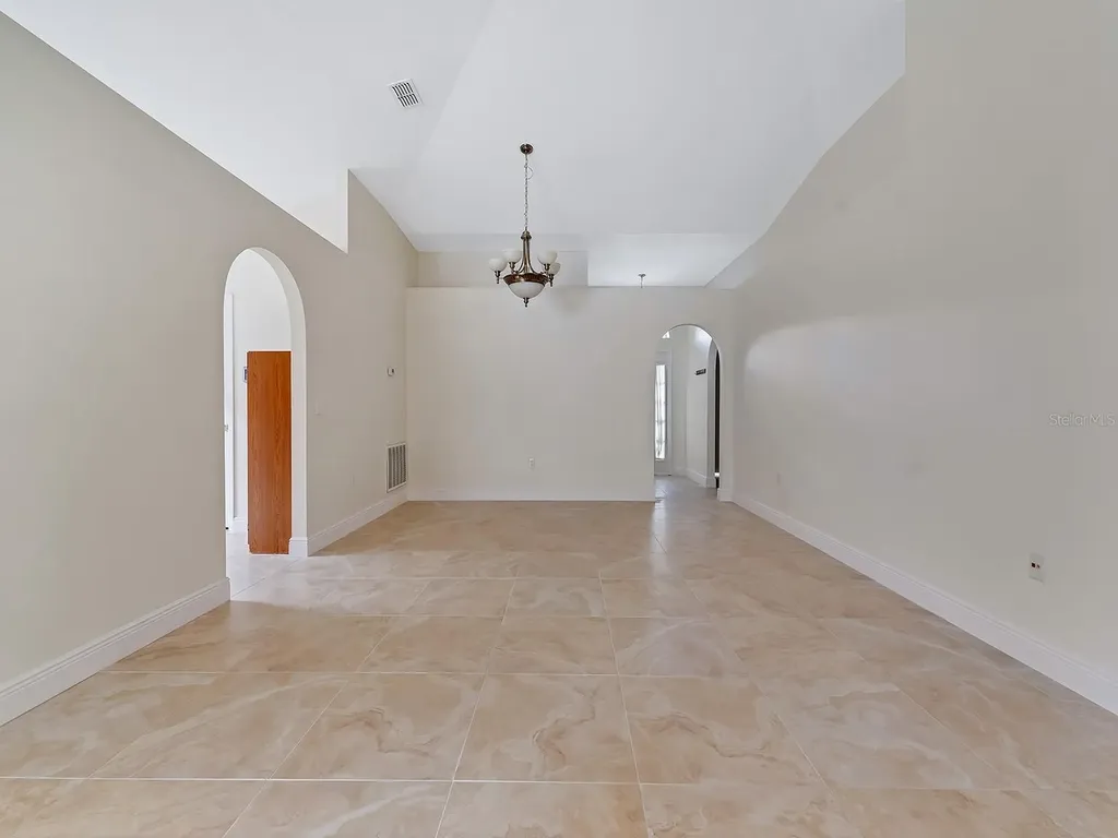 2111 Corner Point Court Orlando FL 32820