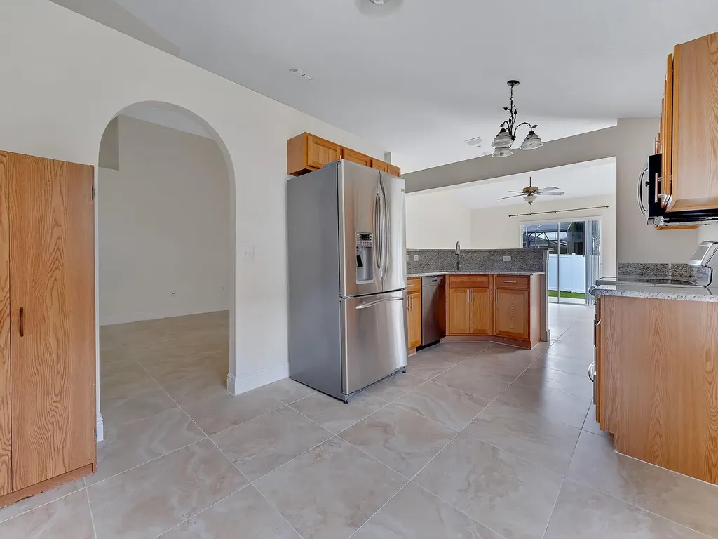 2111 Corner Point Court Orlando FL 32820