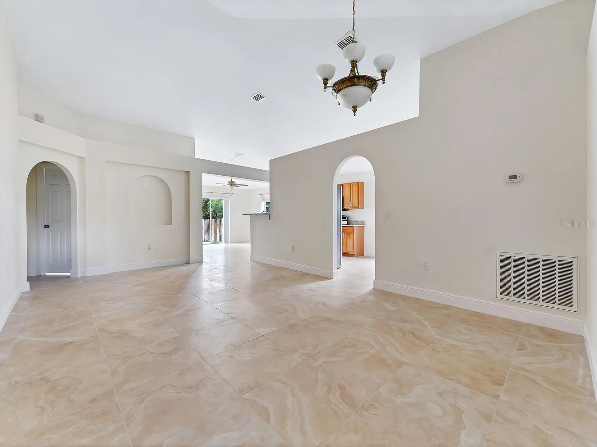 2111 Corner Point Court Orlando FL 32820