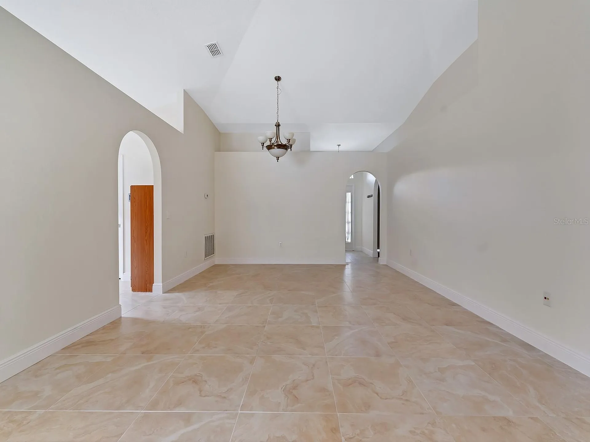 2111 Corner Point Court Orlando FL 32820