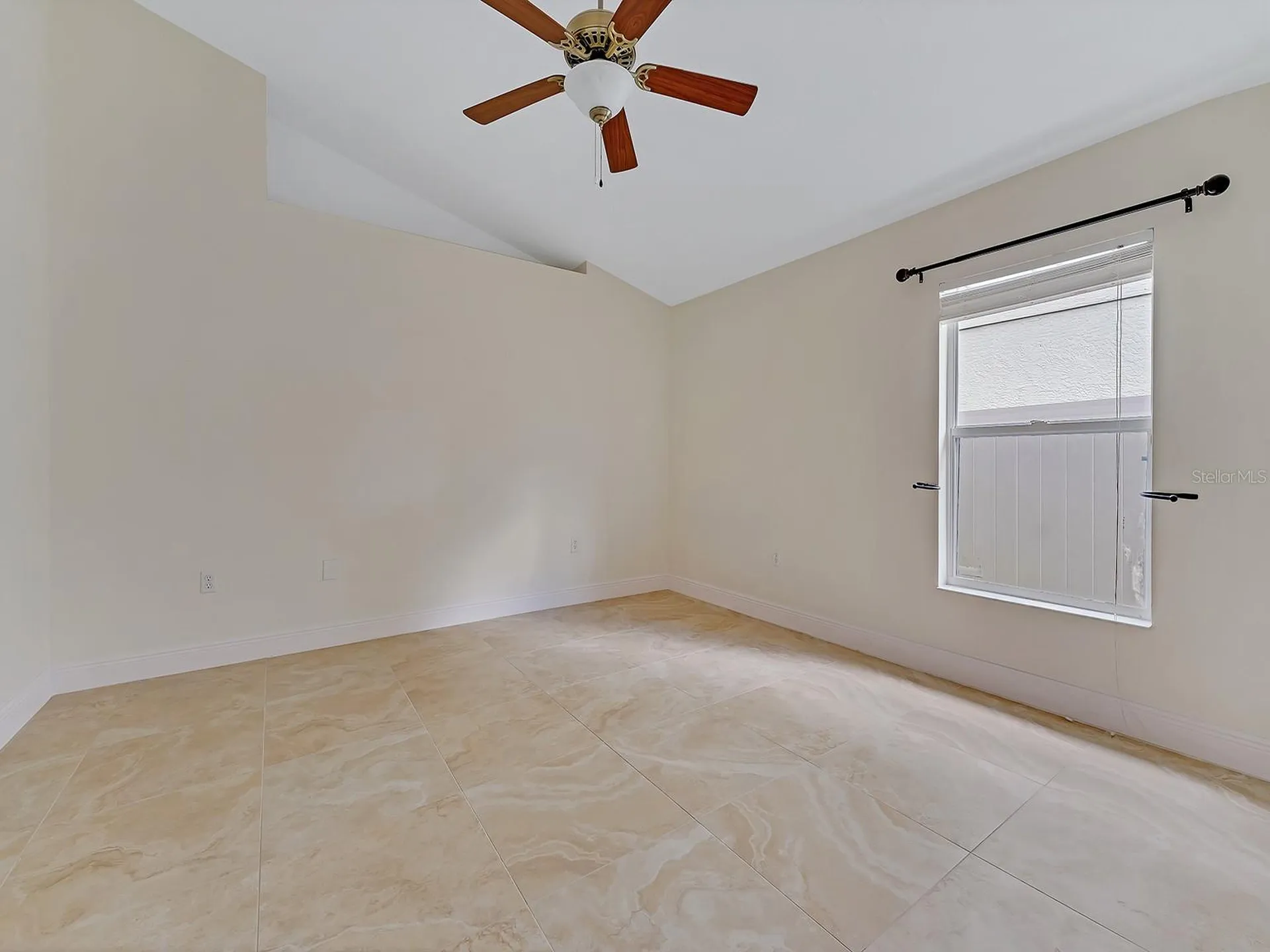 2111 Corner Point Court Orlando FL 32820