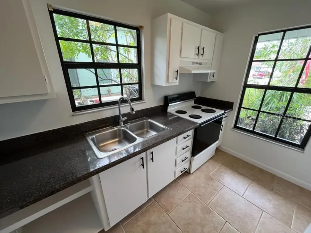 1438 SE Larkwood Circle Port St Lucie FL 34952