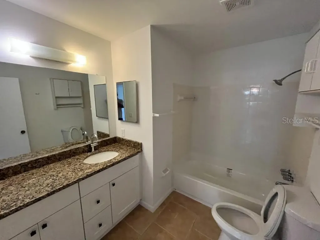 1438 SE Larkwood Circle Port St Lucie FL 34952