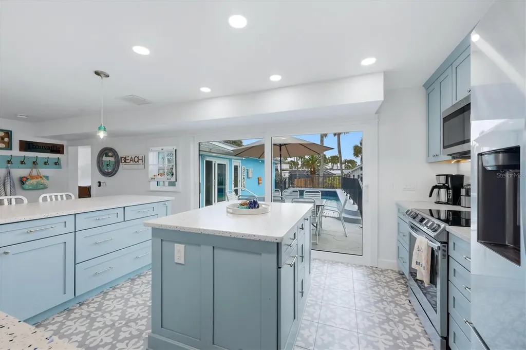 4074 N Beach Road Englewood FL 34223