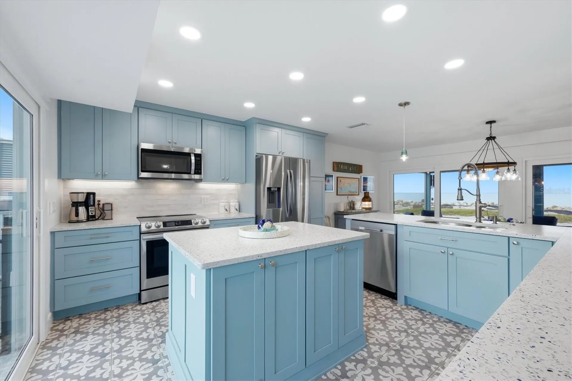 4074 N Beach Road Englewood FL 34223