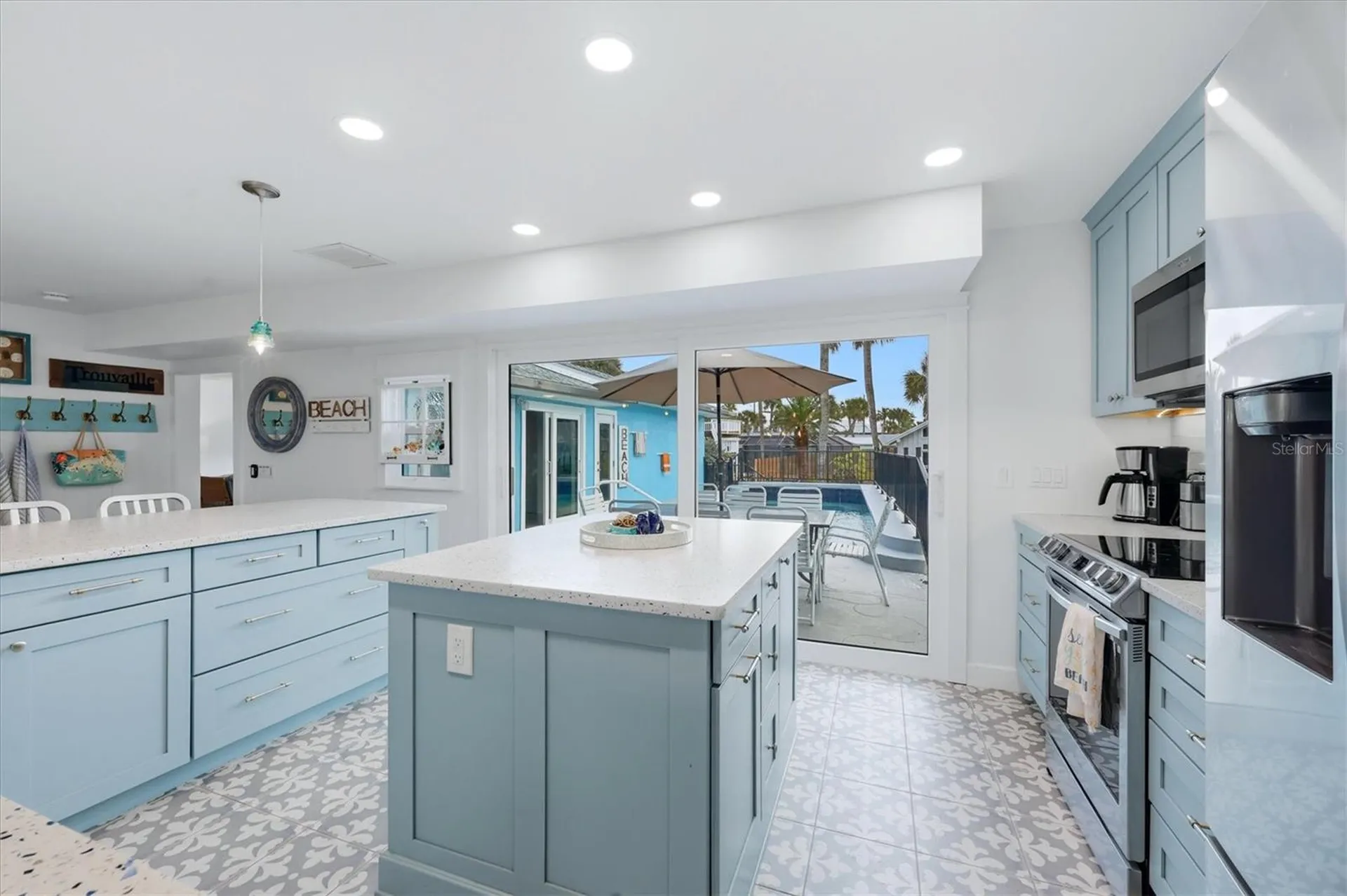 4074 N Beach Road Englewood FL 34223