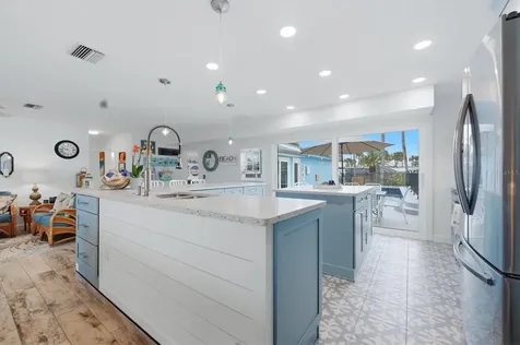 4074 N Beach Road Englewood FL 34223