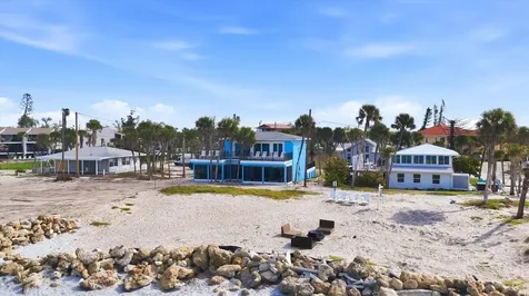 4074 N Beach Road Englewood FL 34223