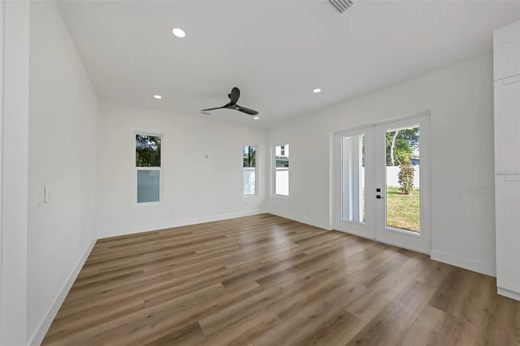 4468 57th Avenue N St Petersburg FL 33714