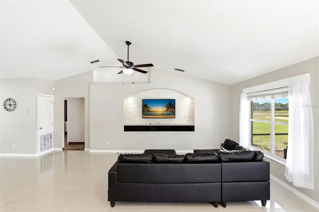 36725 Oconee Avenue Eustis FL 32736