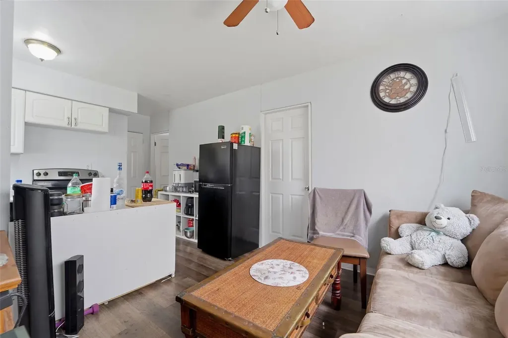 3235 Emerson Avenue S St Petersburg FL 33712