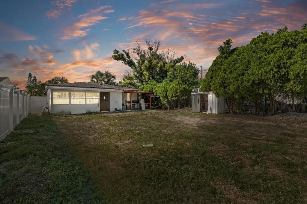 4635 22nd Avenue N St Petersburg FL 33713