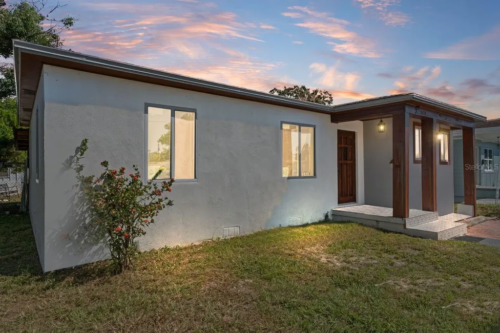 4635 22nd Avenue N St Petersburg FL 33713