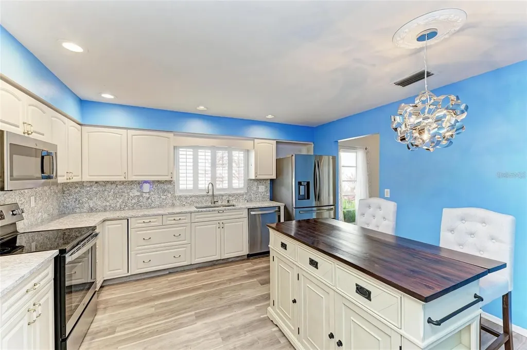 7287 Eleanor Circle Sarasota FL 34243